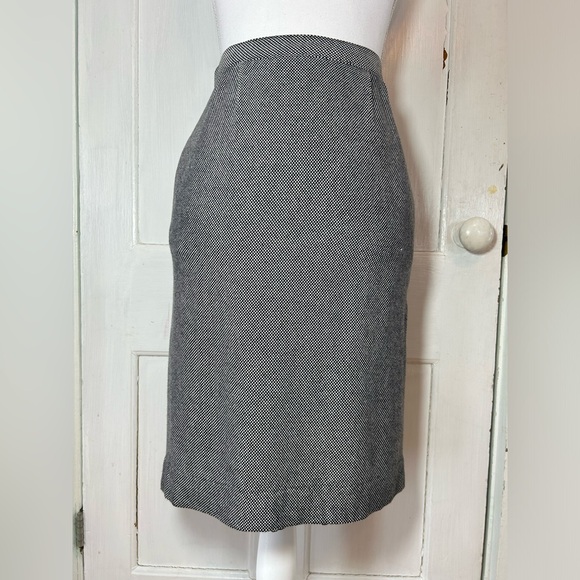 Vintage Dresses & Skirts - Vintage 1980’s Black and White Pencil Skirt with Pockets size Small